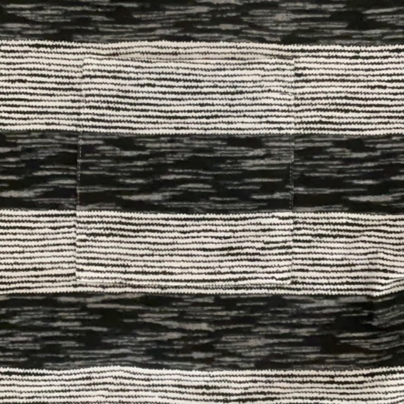 Girls Old Navy Striped T-Shirt - Picture 2 of 4